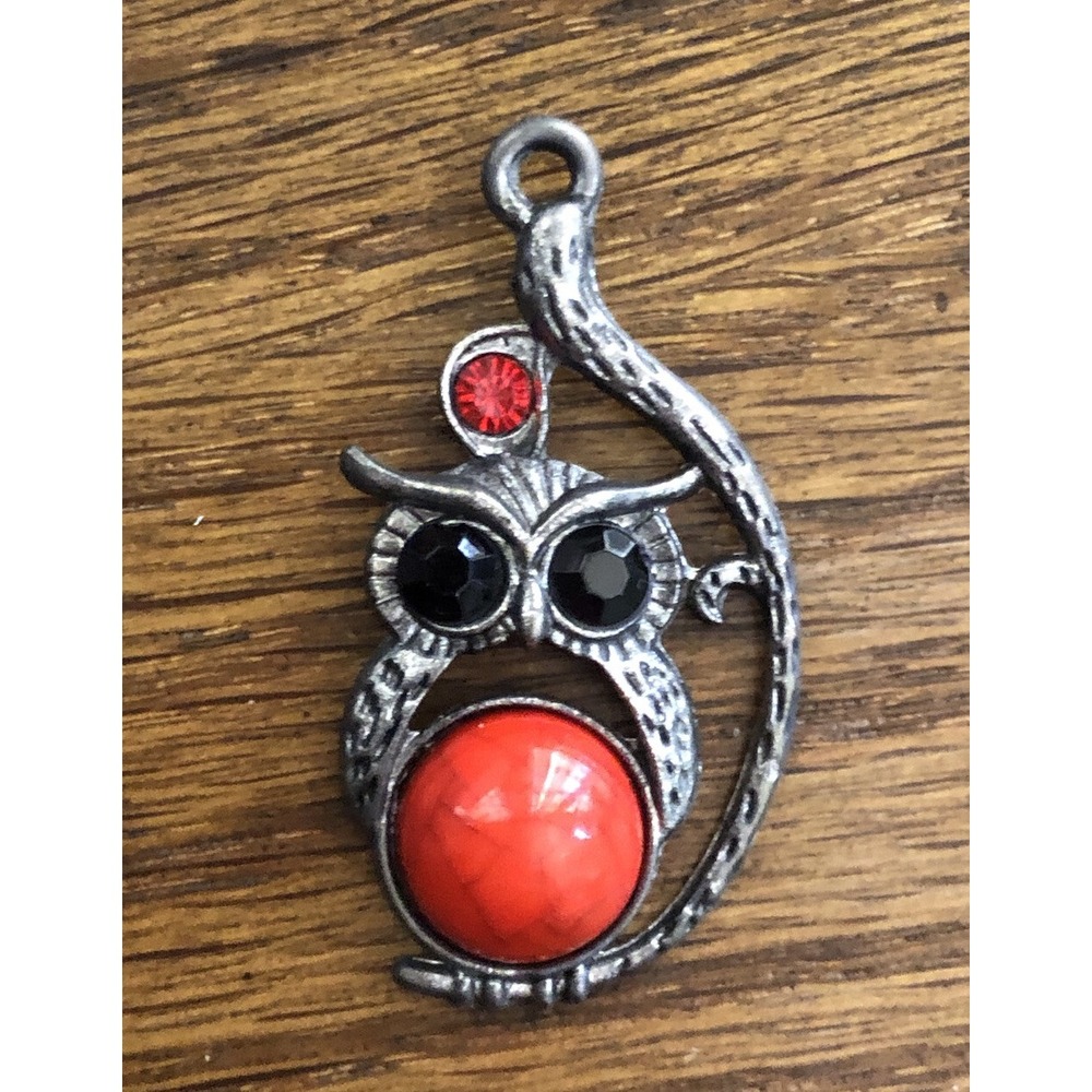Vintage Inspired Owl Pendant Jewelry Silver Tone Red Garnet and Black Beads